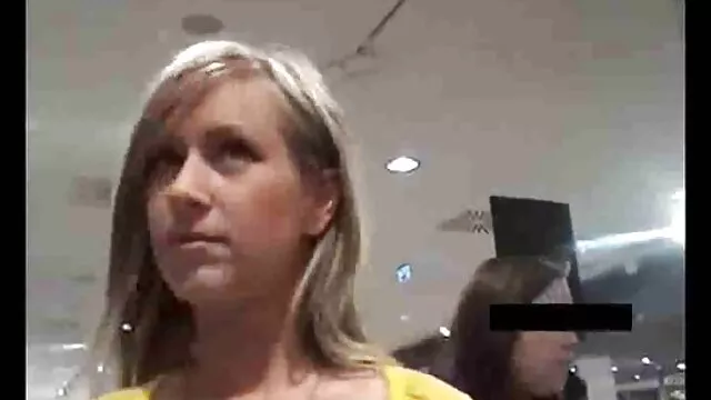 Ruso 18 años de edad adolescente madre e hija se follan al novio doggystyles en la webcam