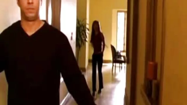 Estudiantes lesbianas bronceadas se llevan unas a otras al follando a mi madre borracha orgasmo
