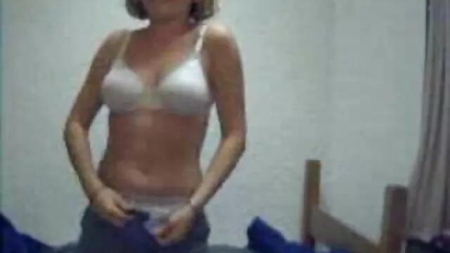 Esposa engaña al mama cojiendo con su hija marido con el novio de su hija