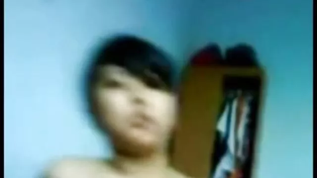 Una descarada brillante madre e hijo follando real le dio a su amado una mamada matutina