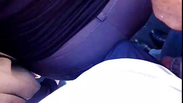 Mamá pilla a hija desnuda con un madre hija e hijo follando amigo y se la folla