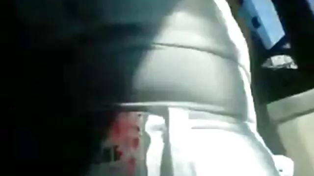 Asiática glamorosa recibe mucho semen cojiendo a madre soltera