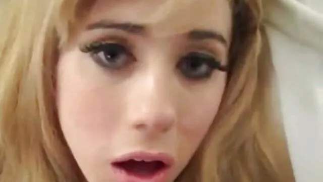 Puta es follada duro en cojiendo mama e hija el sofá y creampie