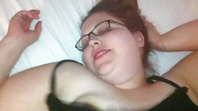 Esclavo sin espinas recibe patadas en videos xxx de madres solteras las bolas y gime apasionadamente