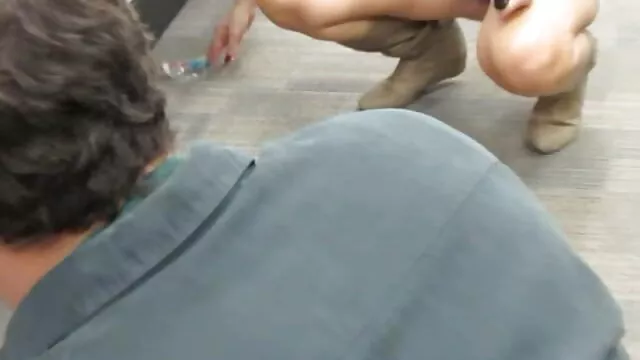 Joven zorra mostró un videos xxx mama e hijo arbusto peludo