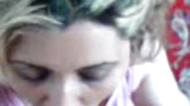 Morena bombeada hizo que un semental lamiera su coño videos de madres cachondas