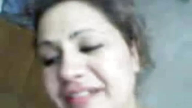Sibylla se corre madre follada en la cocina con nuevo juguete sexual y bofetadas