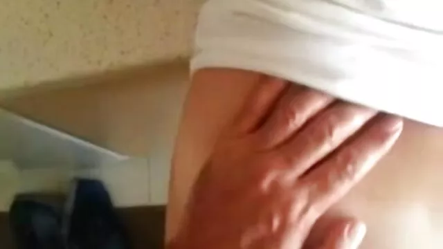 La perra ató al chico y se folló videos xxx madres maduras a un extraño delante de él.