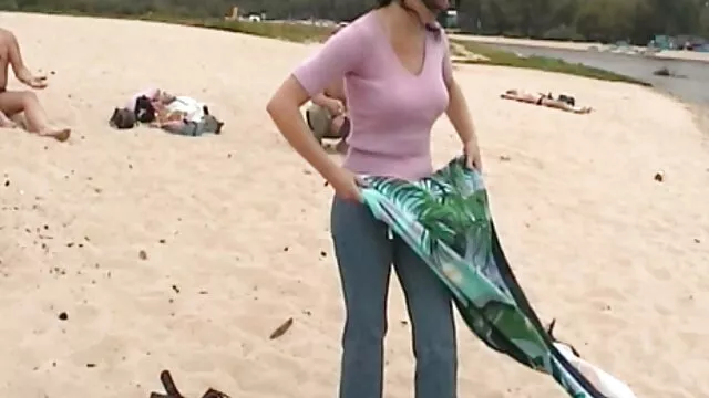 Chica inserta varios juguetes en videos pornos madres maduras su coño