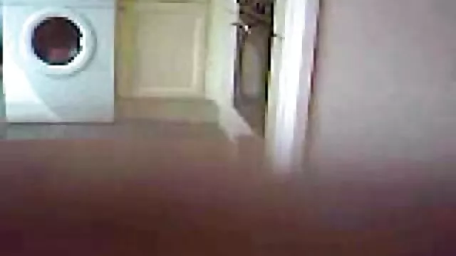 Pequeña rubia se masturba en un casting madre xx