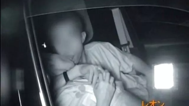 Dos deportistas tienen a una negra juntas en un xnxx de madre e hijo agujero