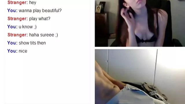 La criada sedujo a la anfitriona con un culo apetitoso videosxxxmama mientras limpiaba