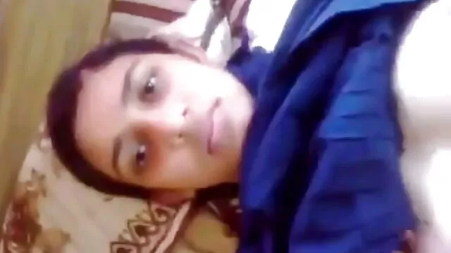 Morena traviesa dedos en el culo hasta que el negro no se la sexo real madre hijo traspasa con su rayo