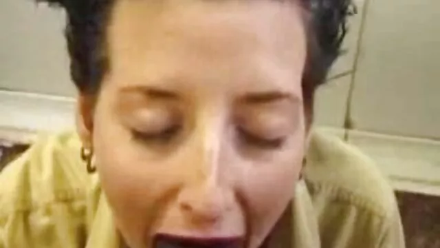 Belleza rusa en medias blancas mira con un empleado en la oficina xvideos con la mama de mi amigo